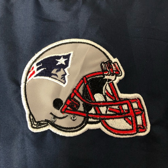 NFL New England Patriots Pullover - Picture 11 of 11
